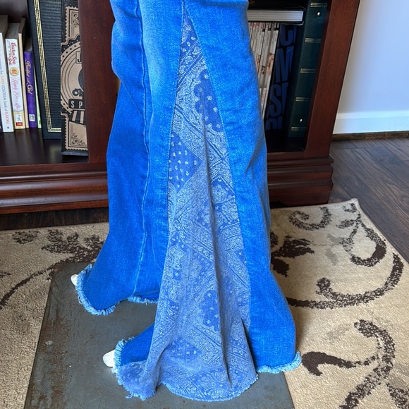 NWT Altar’d State Bandana Flare jeans - Picture 5 of 10